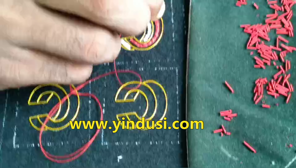 嘉诺丝原创设计印度丝字母胸针纯手工刺绣字母C视频教程