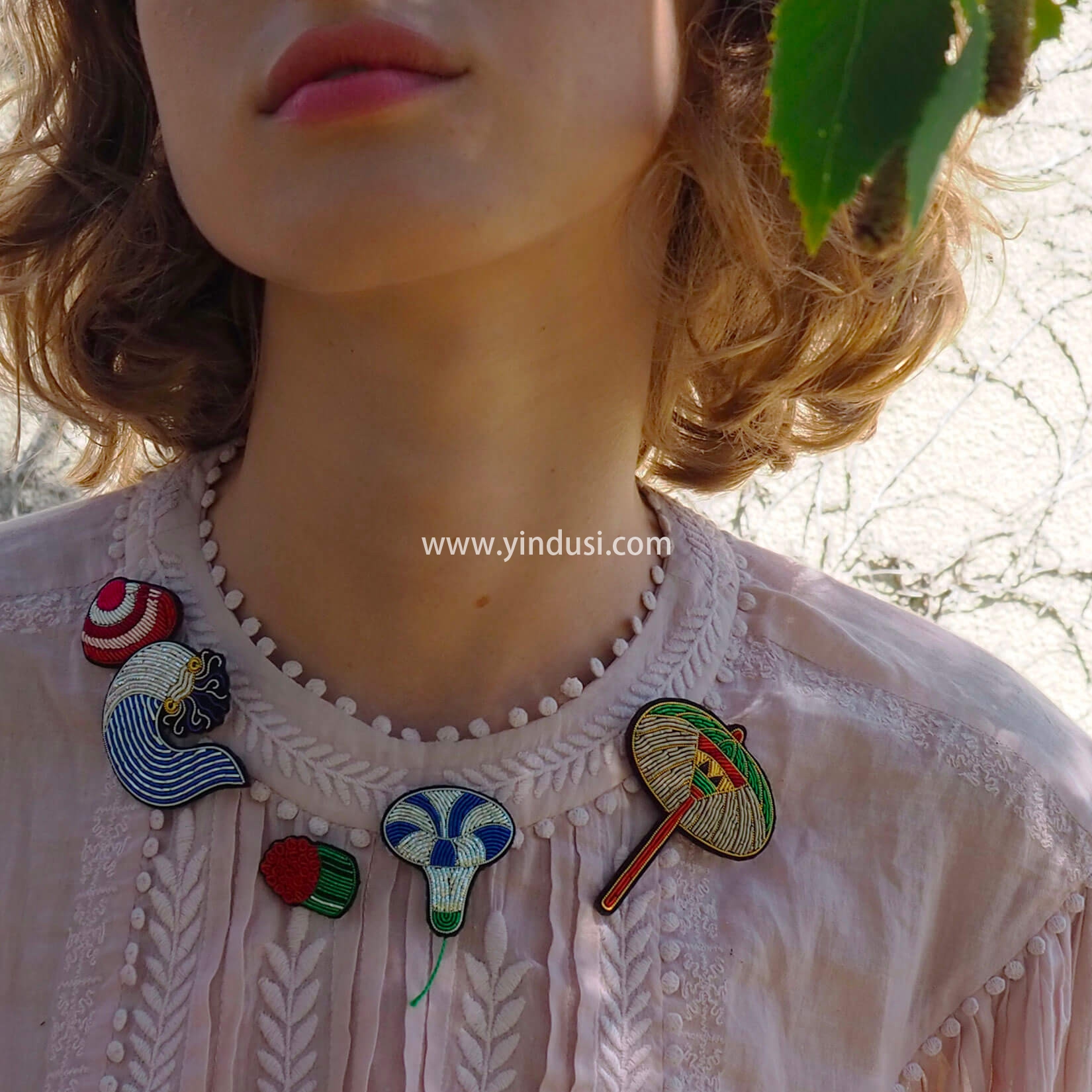 法国小众设计师品牌胸针Macon & Lesquoy 兩個創意無限的女孩將生活上的小事物轉化成可愛、有趣的配件飾品。