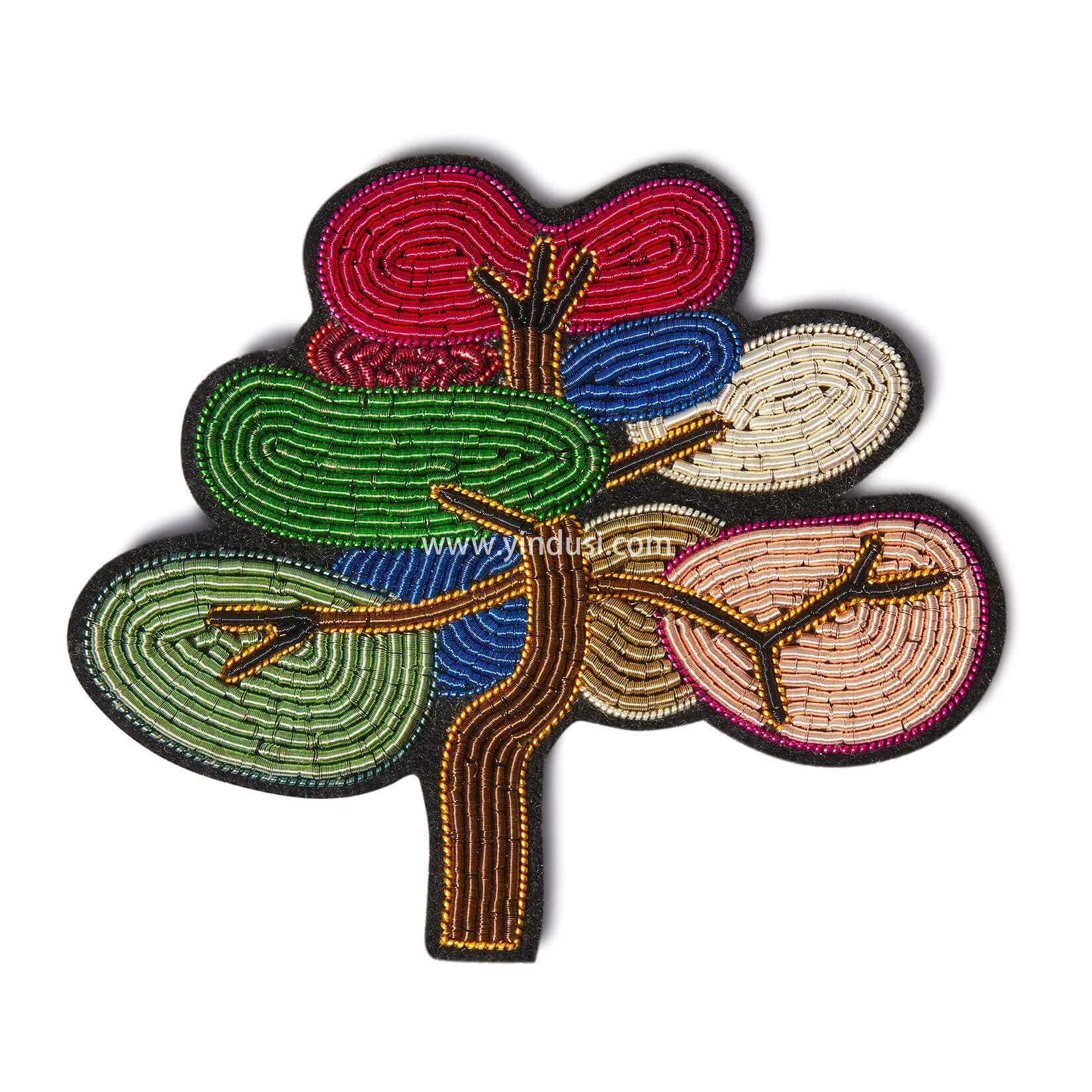 印度丝徽章工厂手工刺绣卡通邦宰彩色大树胸针定做，所有季节都很美丽。