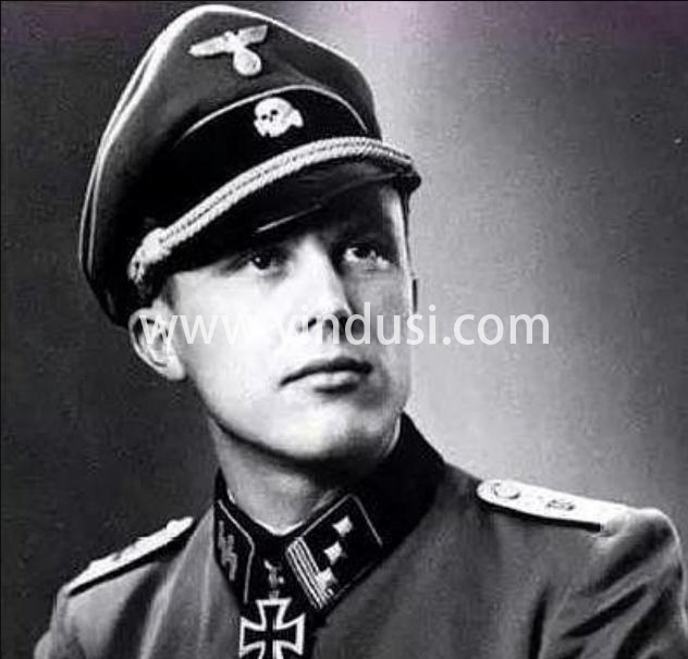 二战时期，为何德国的军人喜欢把军帽戴歪？因为“军令如山倒，命令不可违”
